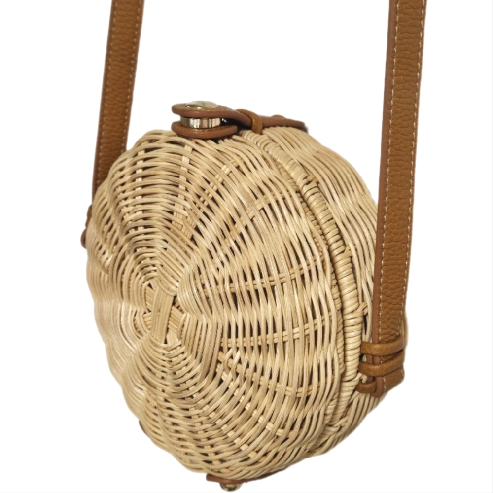 Boho Woven Wicker Canteen Crossbody Bag - Picture 3 of 17